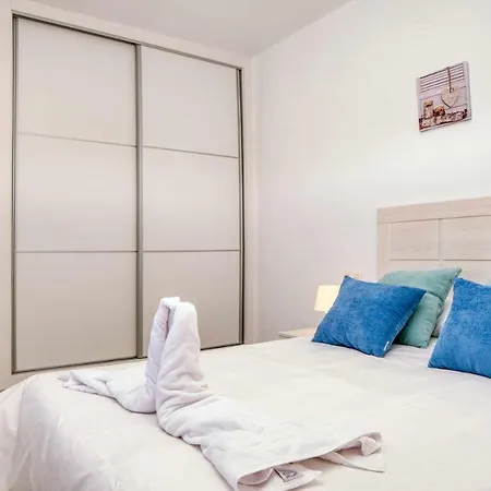 Luminosa Con Vista A La Piscina كوستا تاغيسي